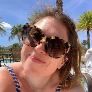 Meet your Posher, Julia